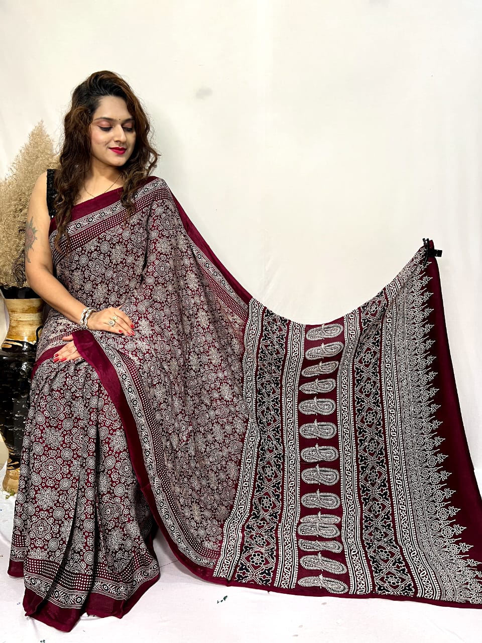 Modal Gajji Silk Ajrakh Print Saree - Image 4