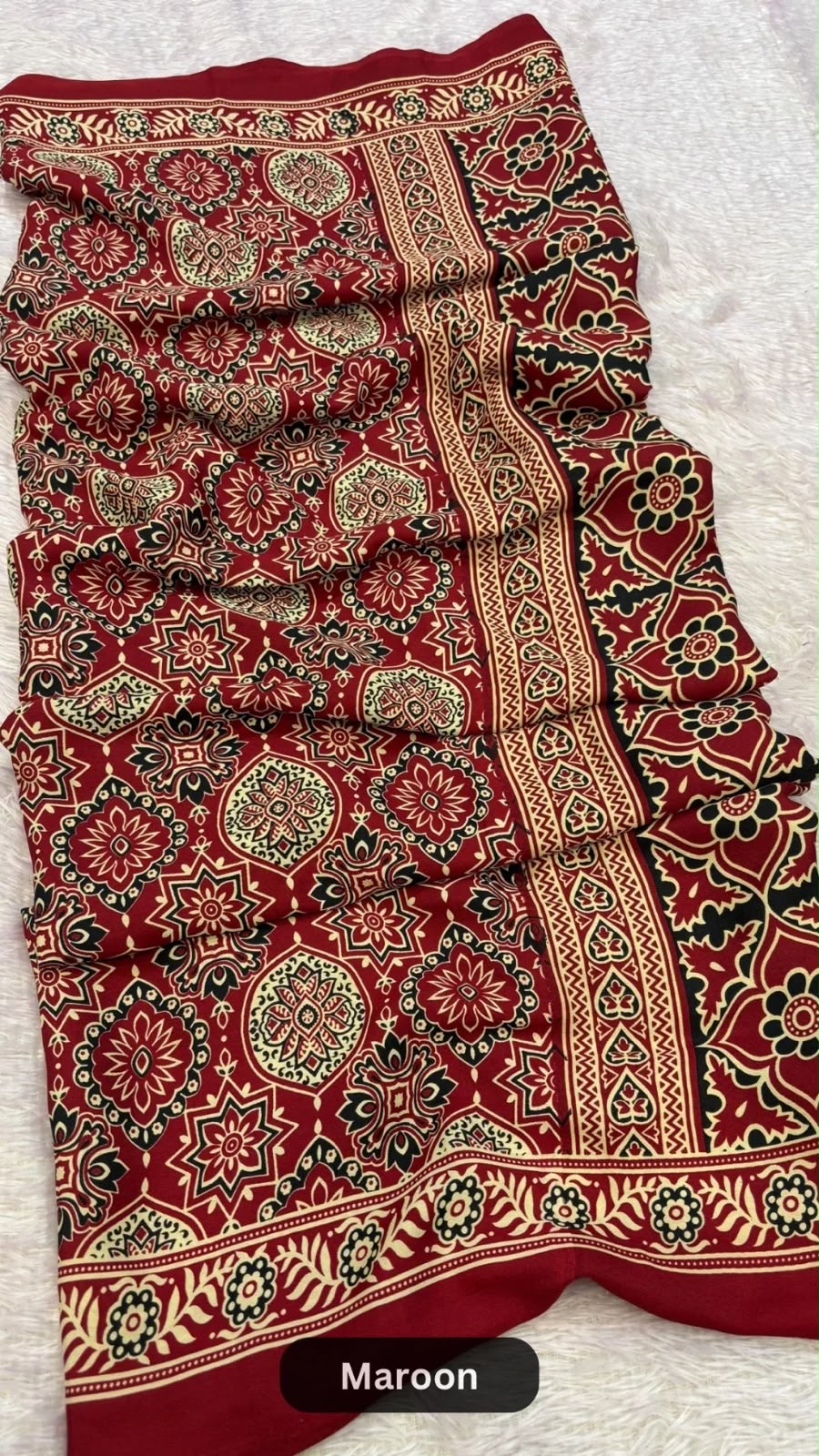 Elegant Ajrakh Butti Printed Saree with Matching Blouse - Image 6