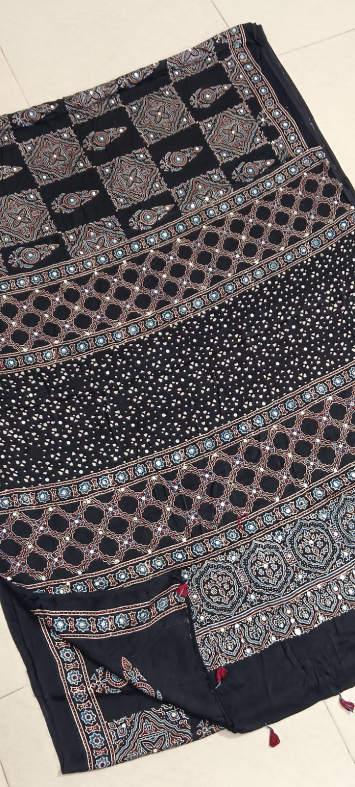 PREMIUM MODAL AJRAKH HAND BLOCK PRINT SAREE - Image 2