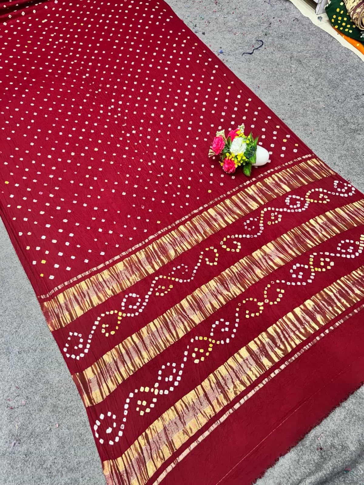 PURE MODAL SILK 3 ZARI BORDER BANDHANI SAREE - Image 4